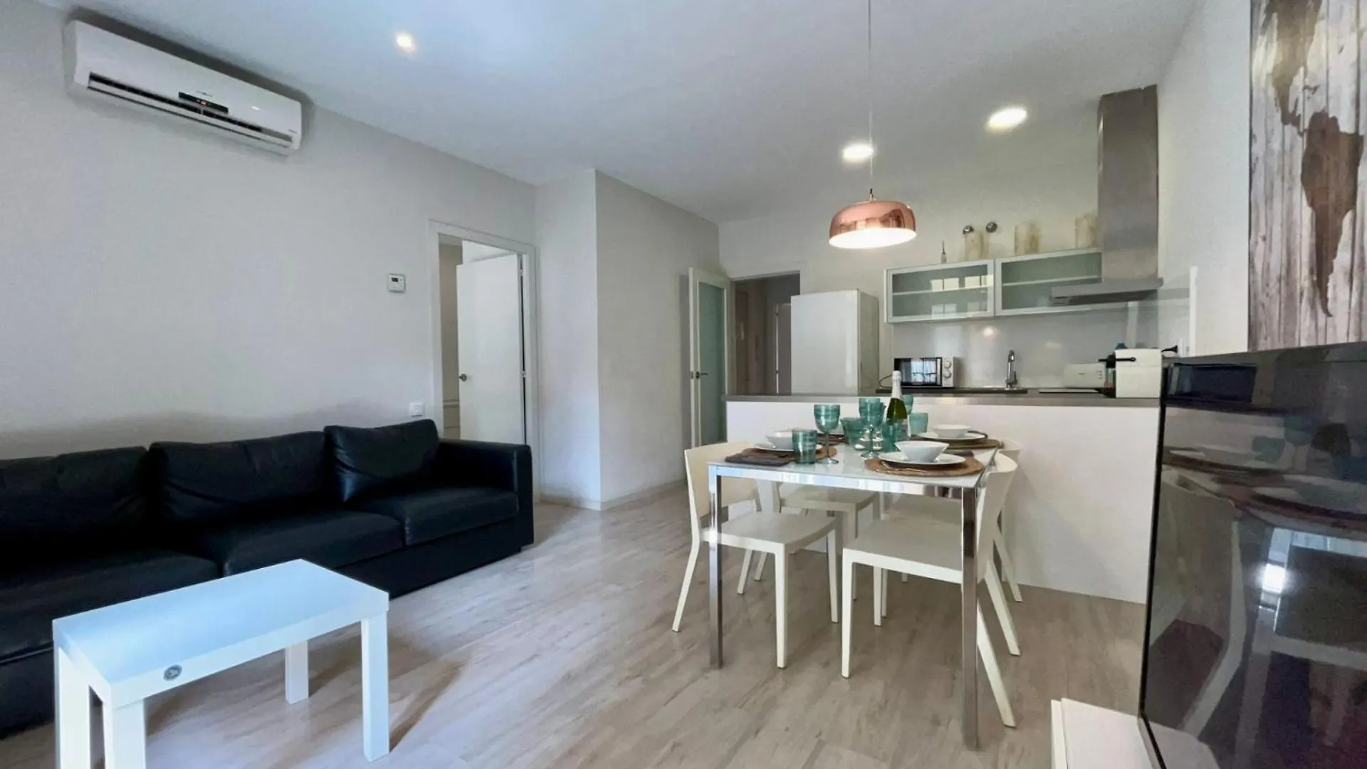 Апартаменты Barcelonaforrent Urban Town Suites